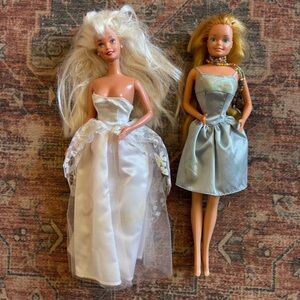 Vintage 1966 Barbie dolls | Blonde white blue dresses